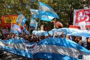 trabajadores de fate piden que la legislatura apruebe una ley de ocupación temporaria de la planta