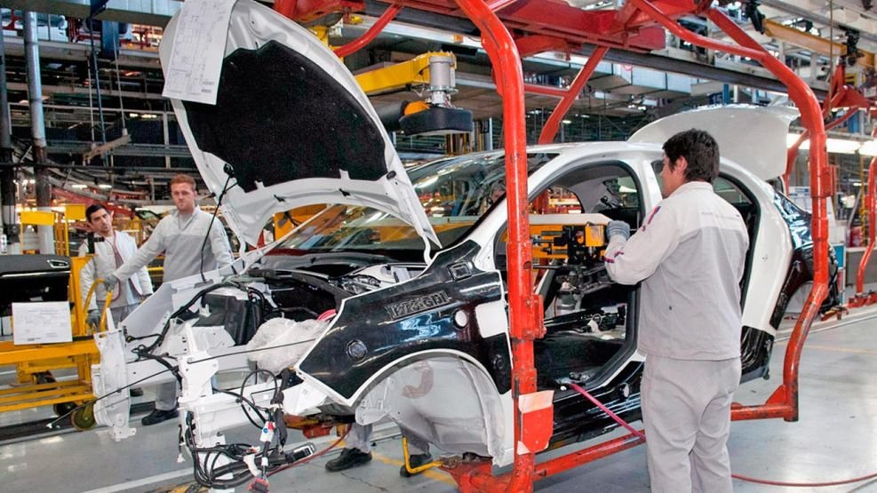 Inicio la automotriz stellantis abre retiros voluntarios y reduce su producción en el palomar