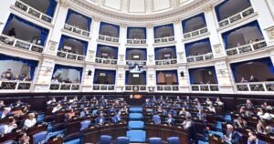 Peligra el pago de aguinaldos: el PRO y LLA se negaron a tratar los fondos para municipios